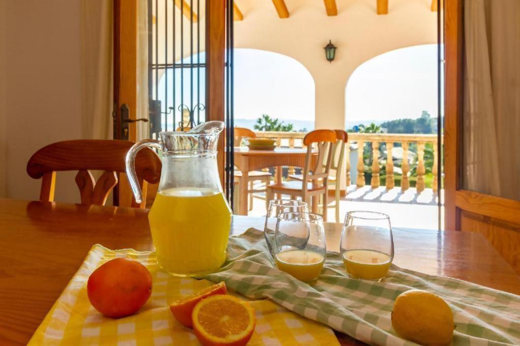 Olivos Con Piscina Ferienhaus Jávea
