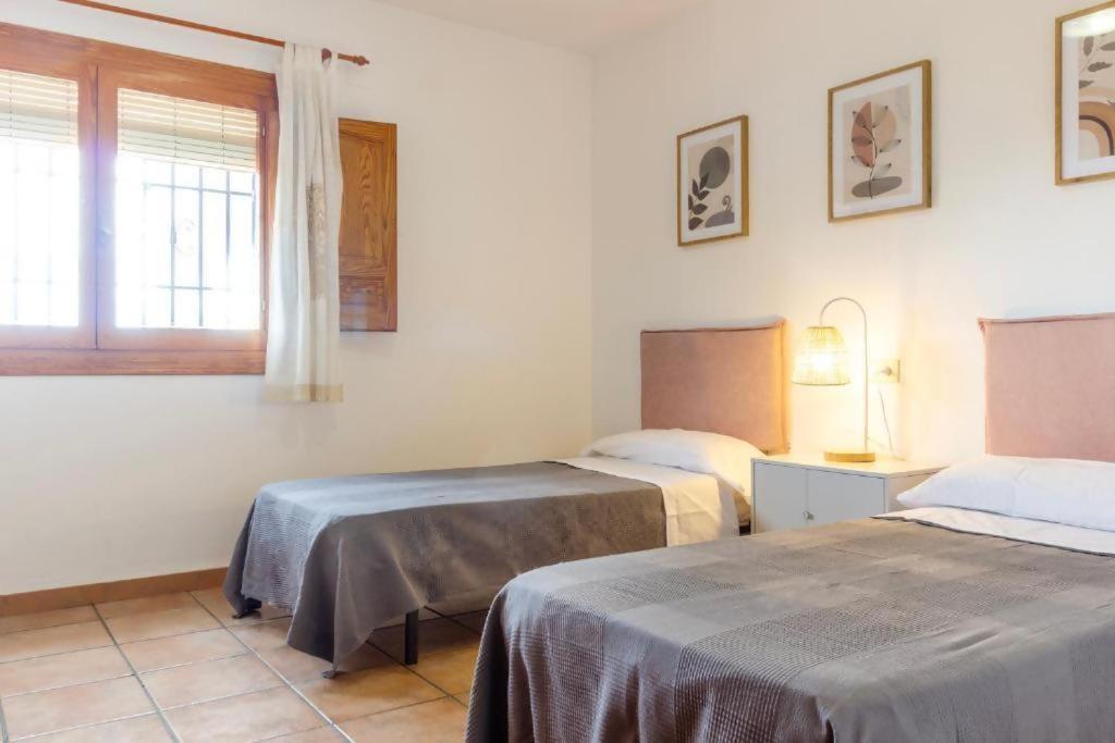 Olivos Con Piscina Holiday home *